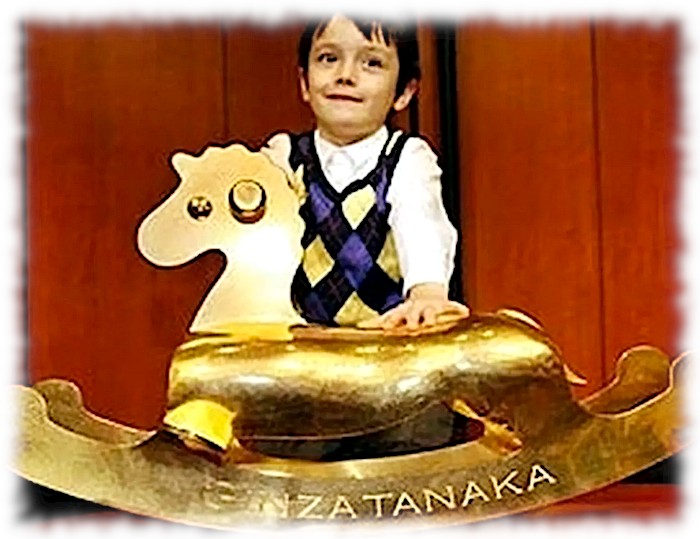 Золотая лошадка-качалка от Ginza Tanaka