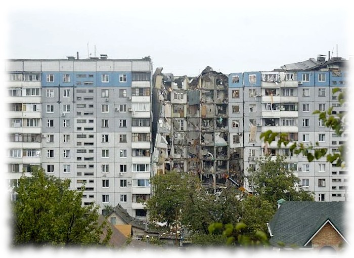 Будинок по вулиці Мандриківській у Дніпропетровську після вибуху газу