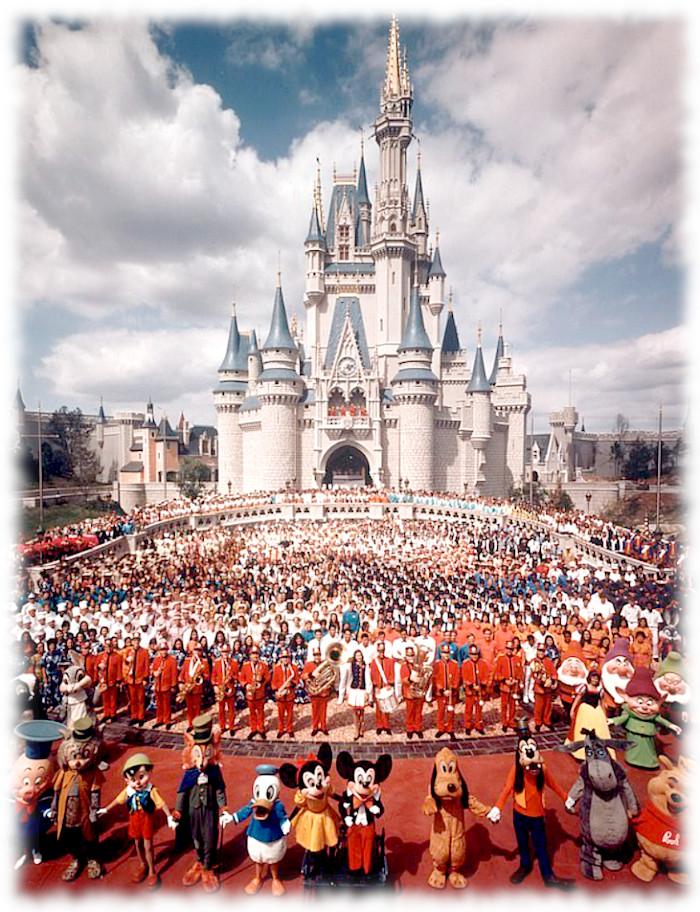 Открытие парка развлечений Walt Disney World