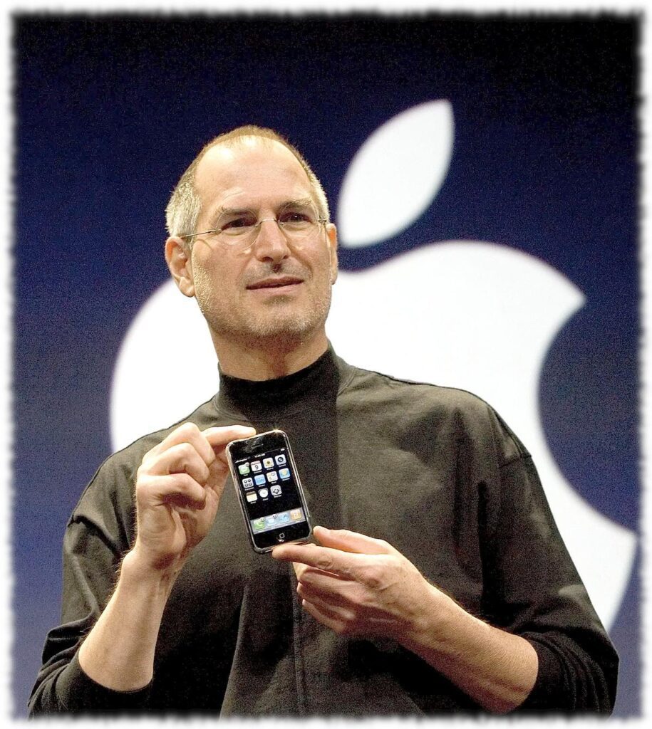Стів Джобс представив перший iPhone компанії Apple