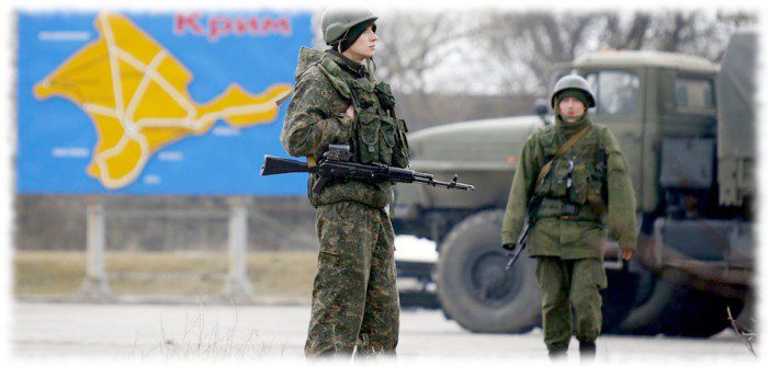«Зелені чоловічки» без розпізнавальних знаків, яких РФ перекинула до Криму
