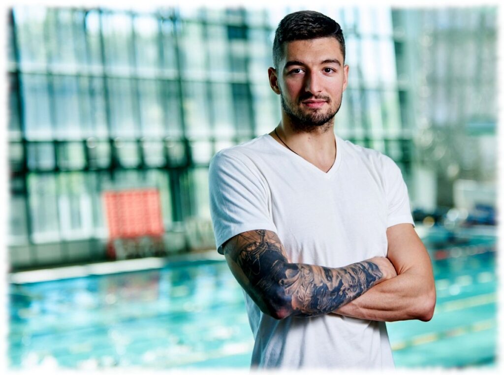 Багаторазовий паралімпійський чемпіон світу та Європи з плавання Максим Крипак. Фото: Hromadske
