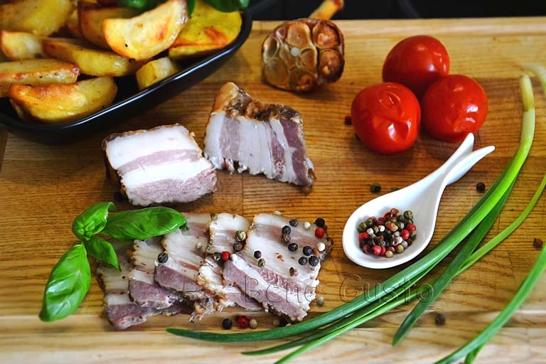Запечене сало. Фото bene-gusto.com