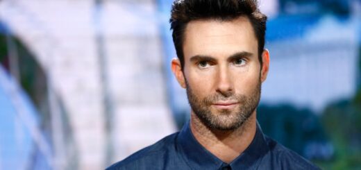 Вокалист и гитарист группы Maroon 5 Адам Ноа Левин