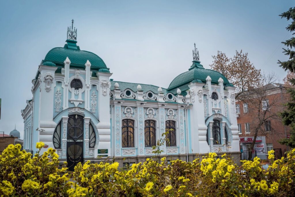 Здание краеведческого музея в Кропивницком